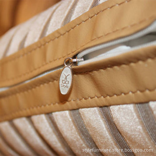 Sofa sets, leather and fabric covers are combined